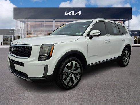Certified 2022 Kia Telluride S image 3