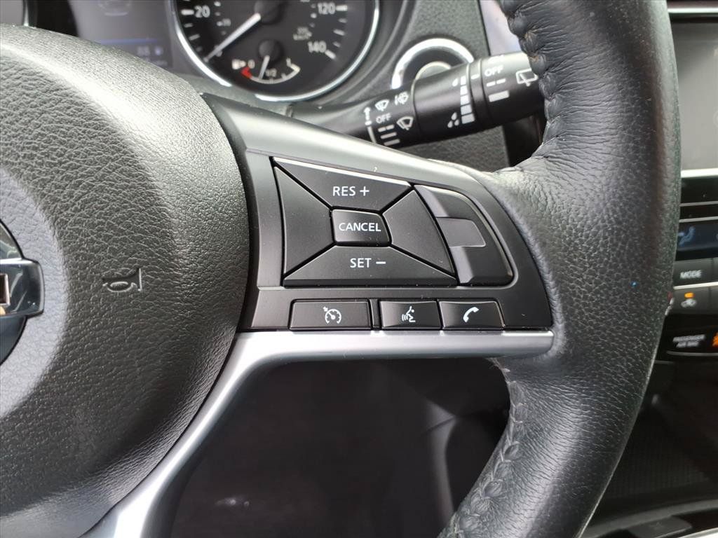 Used 2018 Nissan Rogue SV FWD image 25