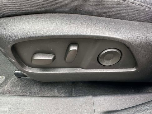 Certified 2025 Chevrolet Equinox LT w/ Convenience Package II image 19