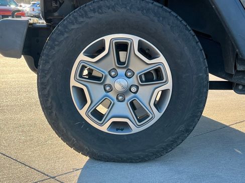 Used 2018 Jeep Wrangler Unlimited Sport S image 8