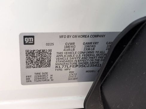 Used 2025 Chevrolet Trax LS FWD image 35