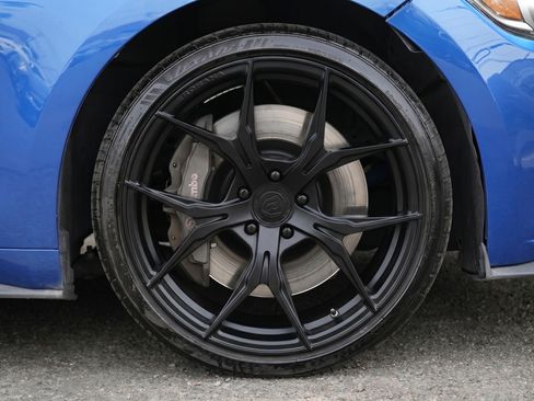 Used 2017 Ford Mustang GT Premium w/ GT Performance Package RWD image 9