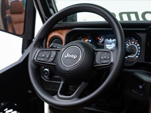 Used 2026 Jeep Wrangler Unlimited Sport image 35