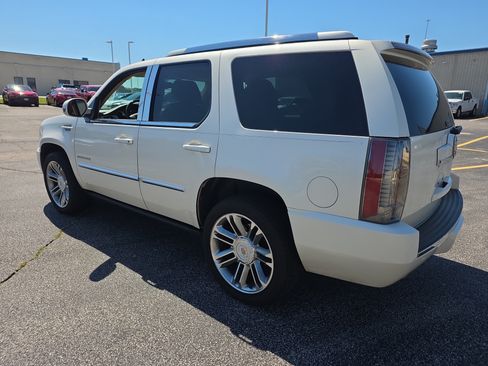 Used 2014 Cadillac Escalade Premium AWD/4WD image 6