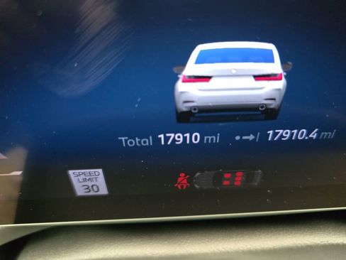 Used 2025 BMW 330i Sedan image 21