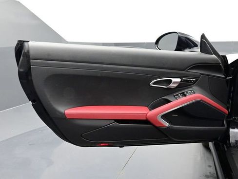 Certified 2025 Porsche 718 Boxster S RWD image 7