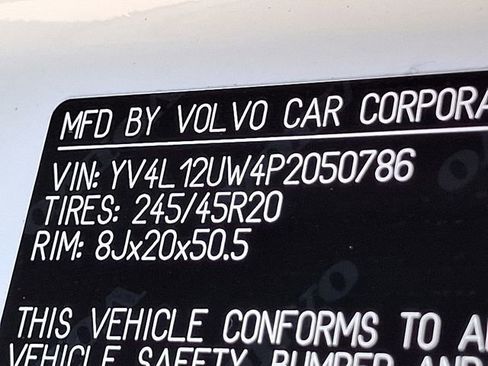 Used 2023 Volvo XC40 B5 Plus w/ Driver Assist Package AWD/4WD image 27
