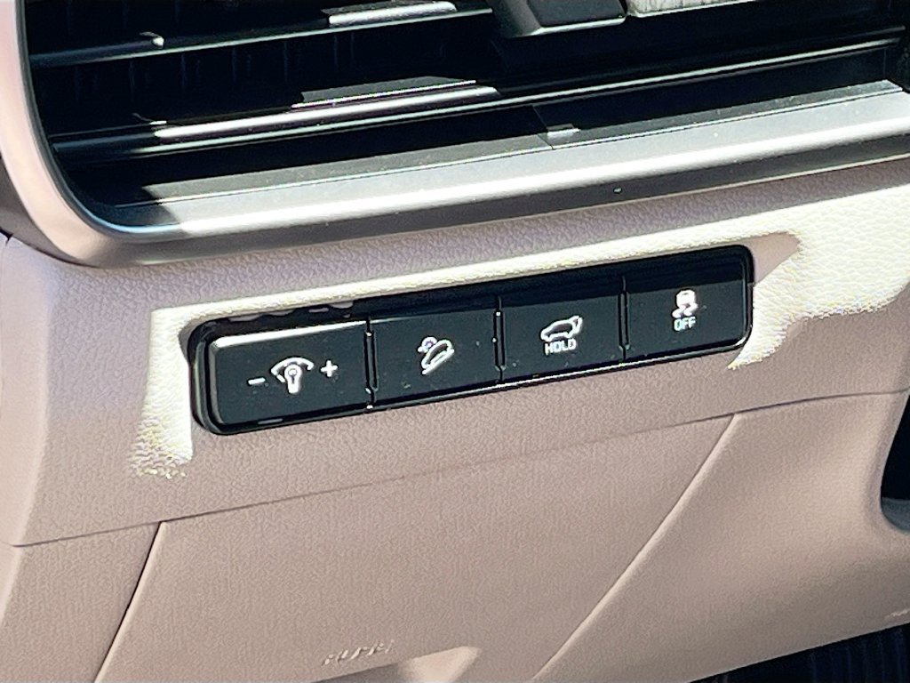 Used 2024 Kia Telluride EX w/ EX Captain's Chair Package AWD/4WD image 10