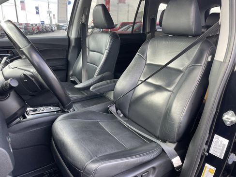 Used 2020 Honda Pilot Touring image 15