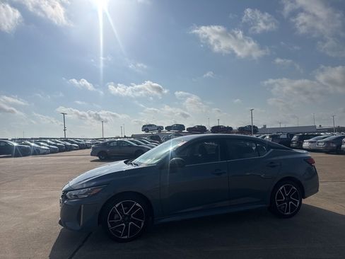 Certified 2025 Nissan Sentra SR image 11