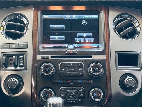 Used 2015 Ford Expedition EL Platinum image 17