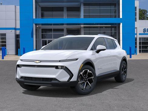 New 2026 Chevrolet Equinox EV LT image 6