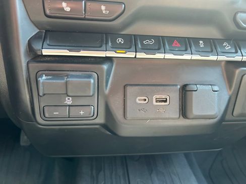Used 2019 GMC Sierra 1500 SLE w/ X31 Off-Road Package AWD/4WD image 30