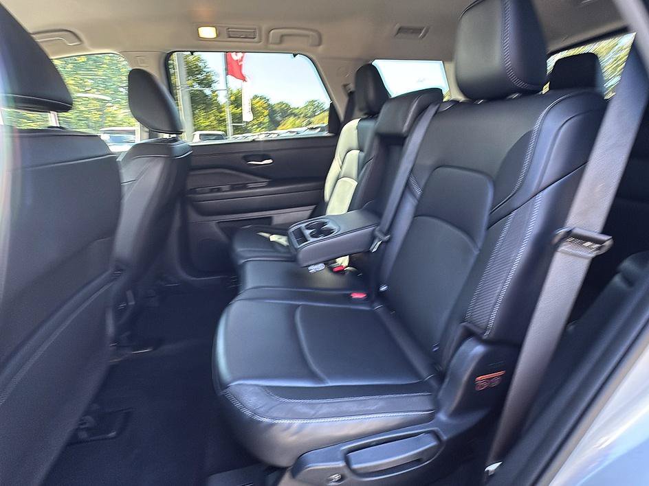 Certified 2025 Nissan Pathfinder SL AWD/4WD image 18