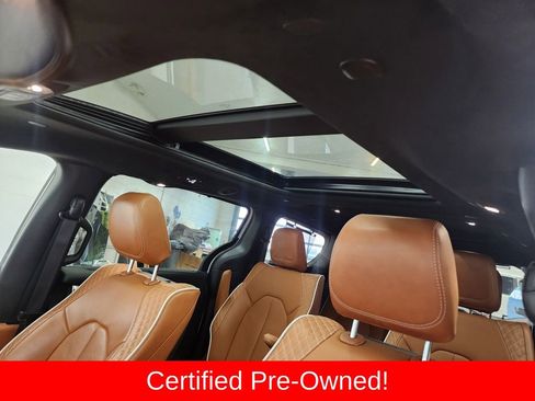 Used 2025 Chrysler Pacifica Pinnacle image 23