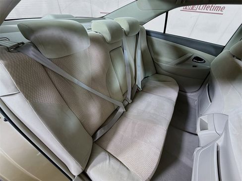 Used 2010 Toyota Camry LE image 26