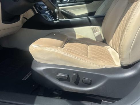 Used 2023 Nissan Maxima Platinum w/ Sport Mat Group FWD image 17