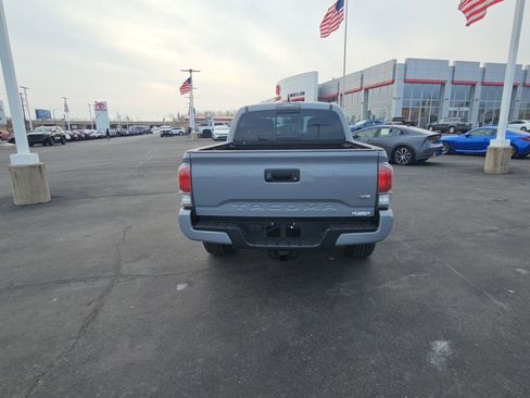 Used 2020 Toyota Tacoma TRD Sport image 4