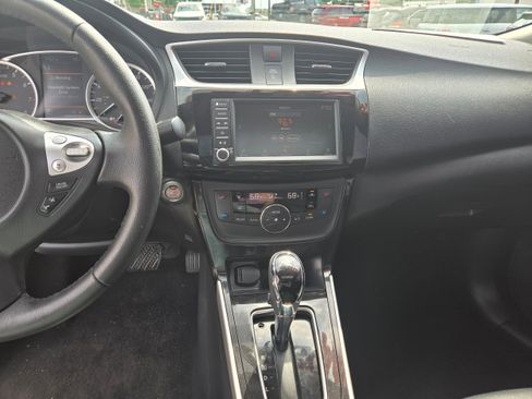 Used 2019 Nissan Sentra SL image 6