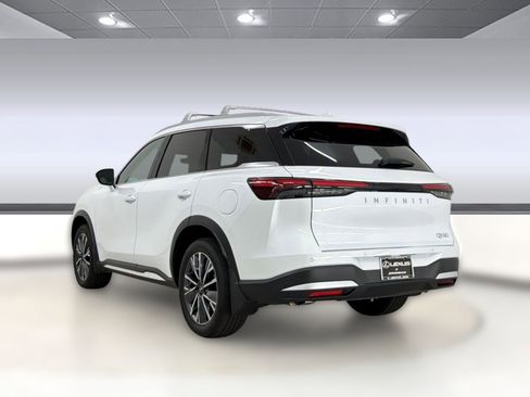 Used 2026 INFINITI QX60 Luxe w/ Cargo Package FWD image 3