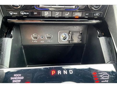 Used 2024 Jeep Grand Cherokee Overland AWD/4WD image 27