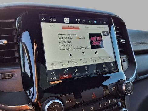 Used 2024 RAM 1500 Laramie image 5