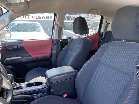 Used 2020 Toyota Tacoma SR5 image 16