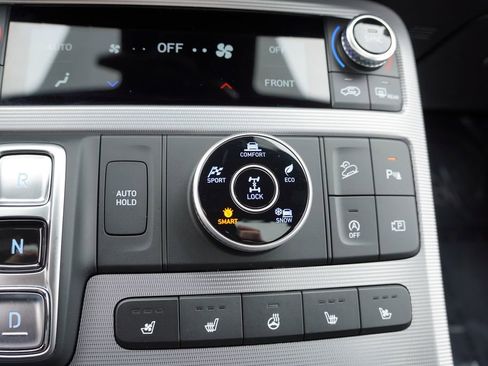 Used 2024 Hyundai Palisade Calligraphy image 32