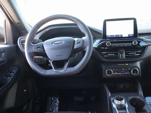 Certified 2025 Ford Escape ST-Line AWD/4WD image 19
