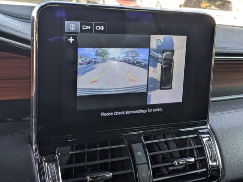 Used 2019 Lincoln Navigator L Reserve image 16