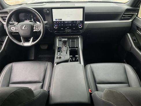 Used 2024 Lexus GX 550 image 11