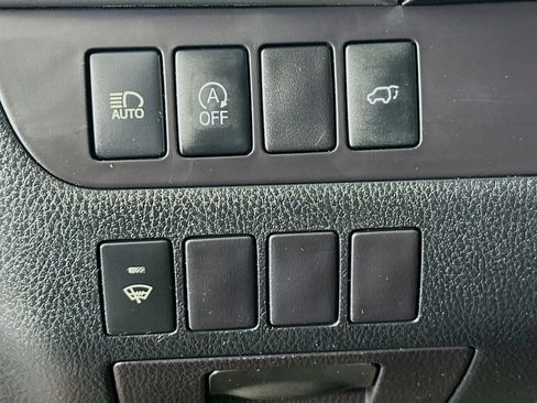 Used 2017 Toyota Highlander XLE image 17