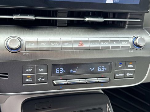Used 2024 Hyundai Kona Limited image 15