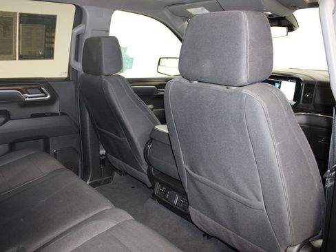 Used 2025 Chevrolet Silverado 1500 LT image 33