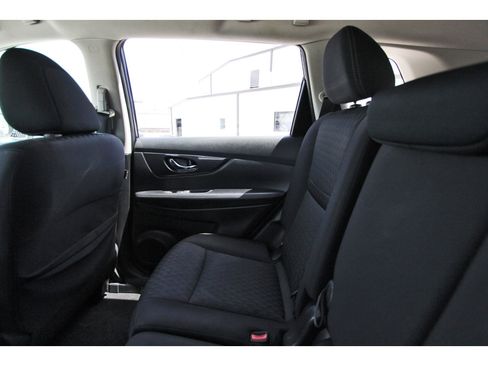Used 2020 Nissan Rogue SV w/ Premium Package FWD image 12