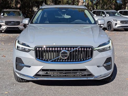 Certified 2023 Volvo XC60 B5 Ultimate w/ Climate Package image 9