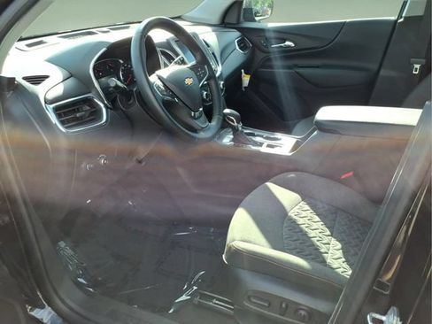 Used 2024 Chevrolet Equinox LT w/ LPO, Floor Liner Package FWD image 11