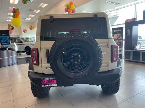 New 2026 Ford Bronco Badlands image 6