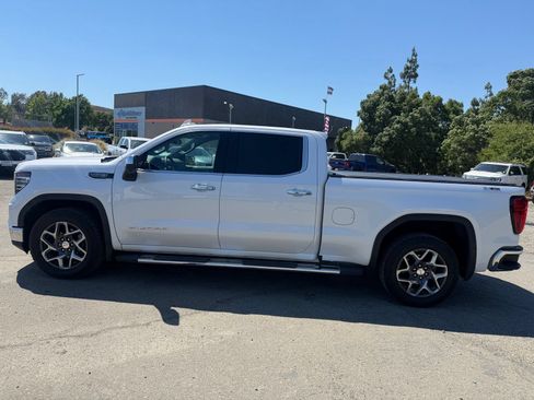 Used 2023 GMC Sierra 1500 SLT w/ SLT Premium Plus Package AWD/4WD image 2