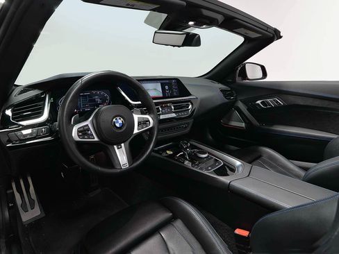 Certified 2024 BMW Z4 M40i w/ Premium Package RWD image 14