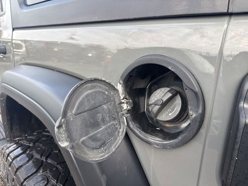 Used 2021 Jeep Wrangler Unlimited Sport image 19