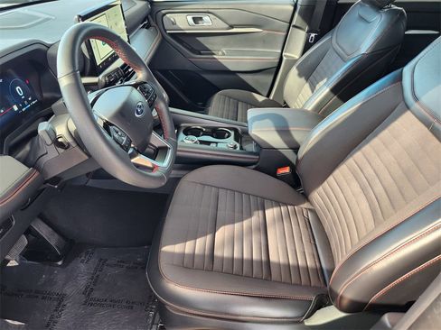 Used 2025 Ford Explorer ST-Line image 12