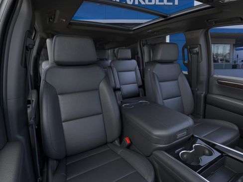 New 2026 Chevrolet Suburban Z71 image 16