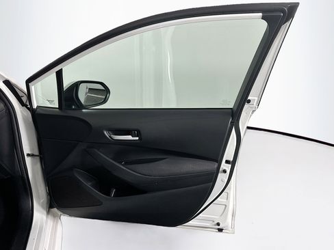 Used 2020 Toyota Corolla LE w/ Carpet Mat Package (TMS) image 30