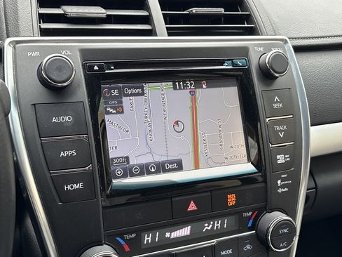 Used 2015 Toyota Camry XSE image 24