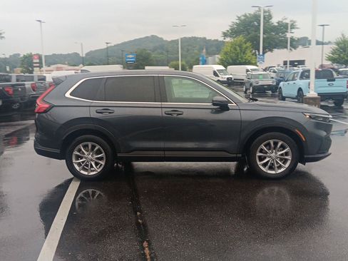 Used 2023 Honda CR-V EX image 3