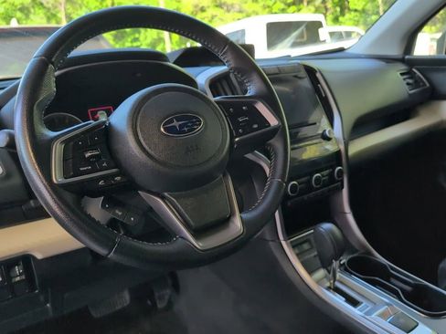 Used 2022 Subaru Ascent Premium w/ Convenience Package image 8