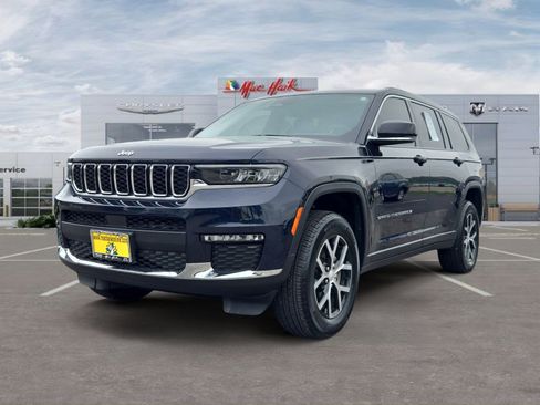Used 2023 Jeep Grand Cherokee L Limited AWD/4WD image 1