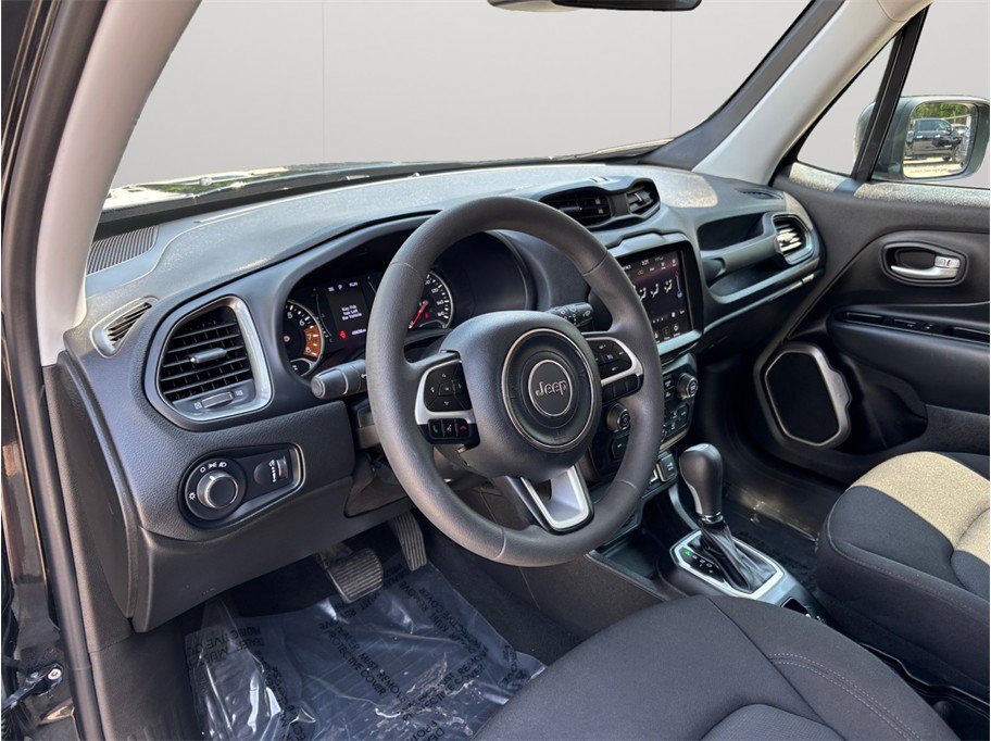 Used 2023 Jeep Renegade Latitude AWD/4WD image 6