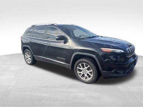 Used 2016 Jeep Cherokee Latitude w/ Comfort/Convenience Group AWD/4WD image 5